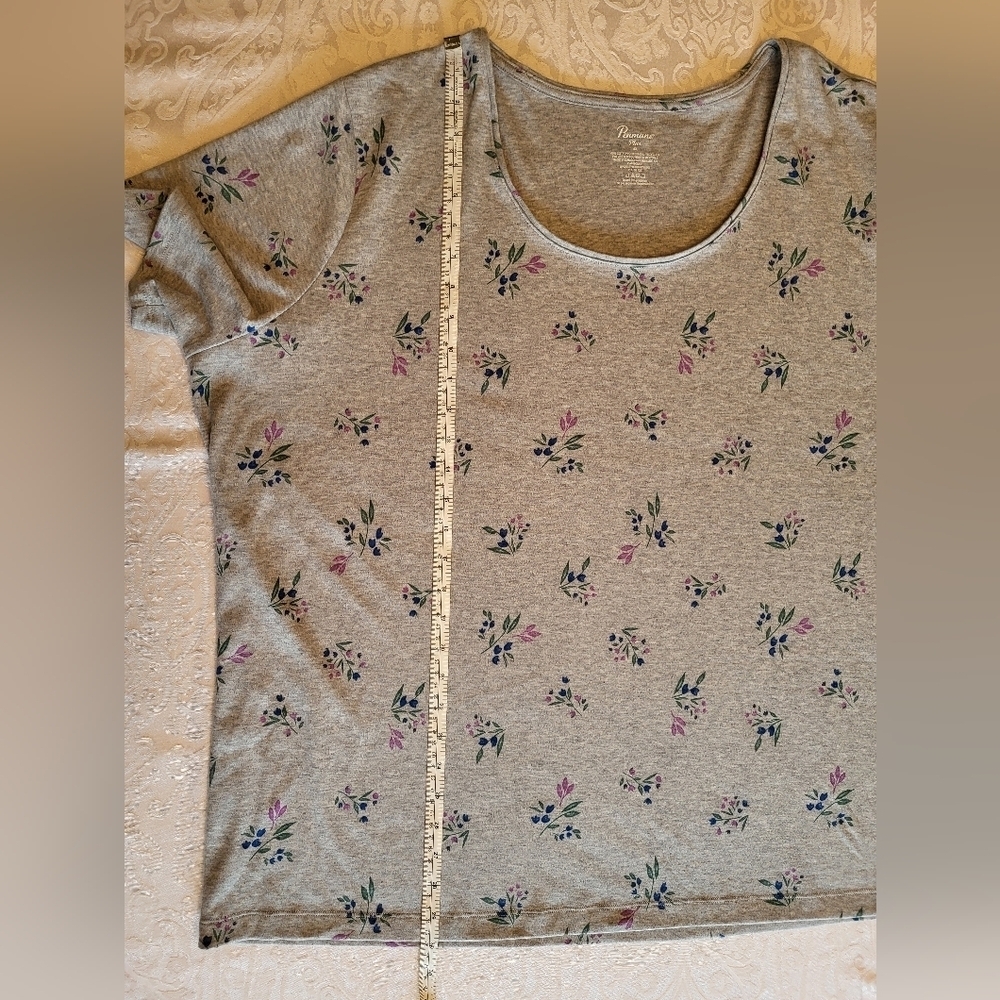 Penmens Plus Gray with Purple Floral Pattern Short Sleeve Tee, NWT, 4X - Picture 4 of 5